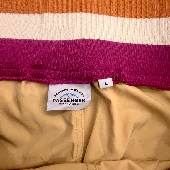 Passenger Explore All Purpose Shorts Sz L - Picture 4 of 4
